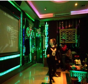 中外同欢，共庆圣诞暨迎接新年